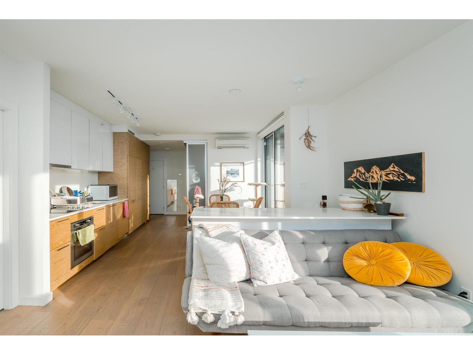 1802 13438 CENTRAL AVENUE
