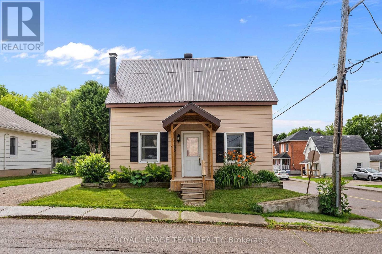 145 MUNROE AVENUE W