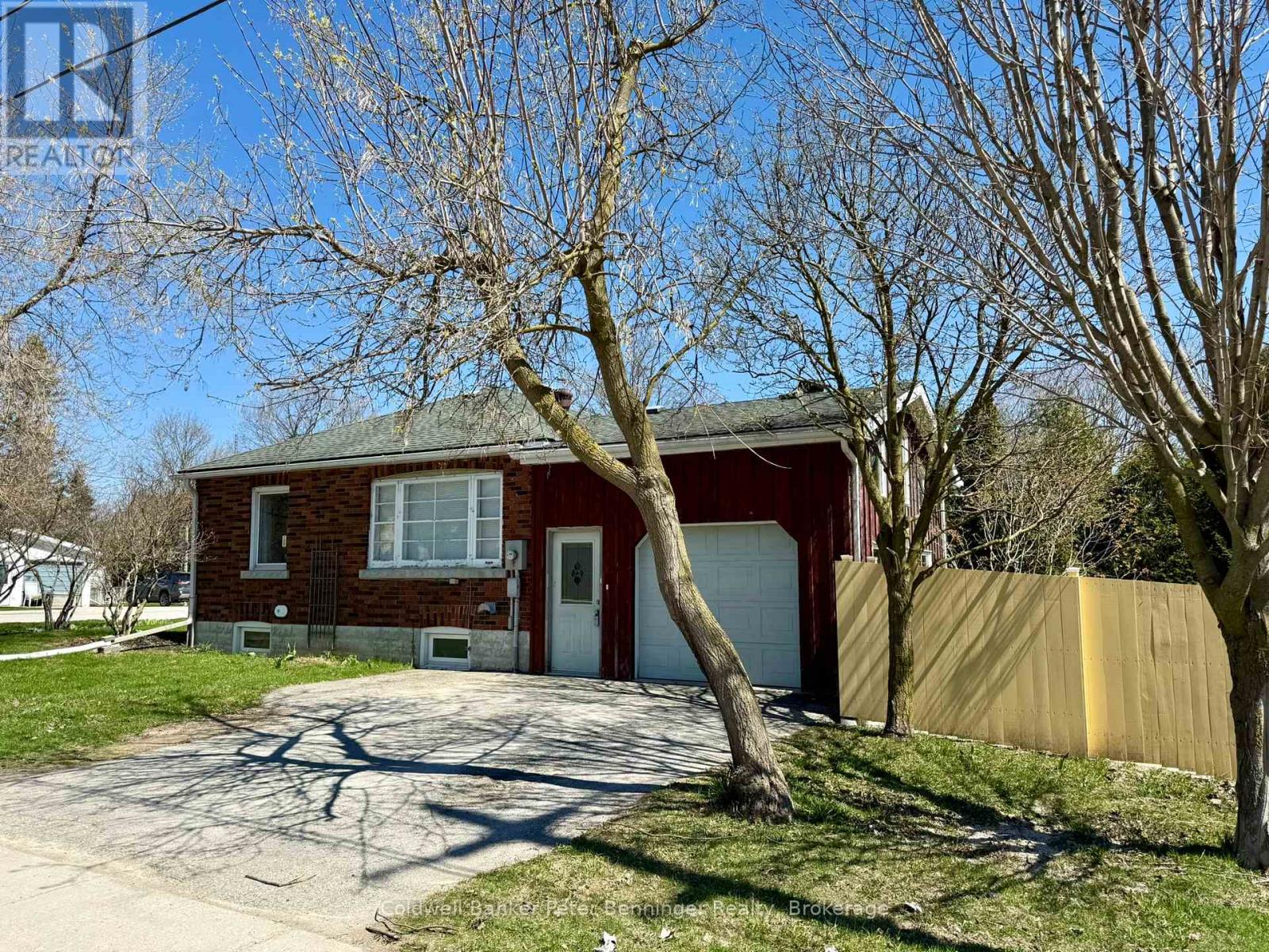 501 NAPIER STREET