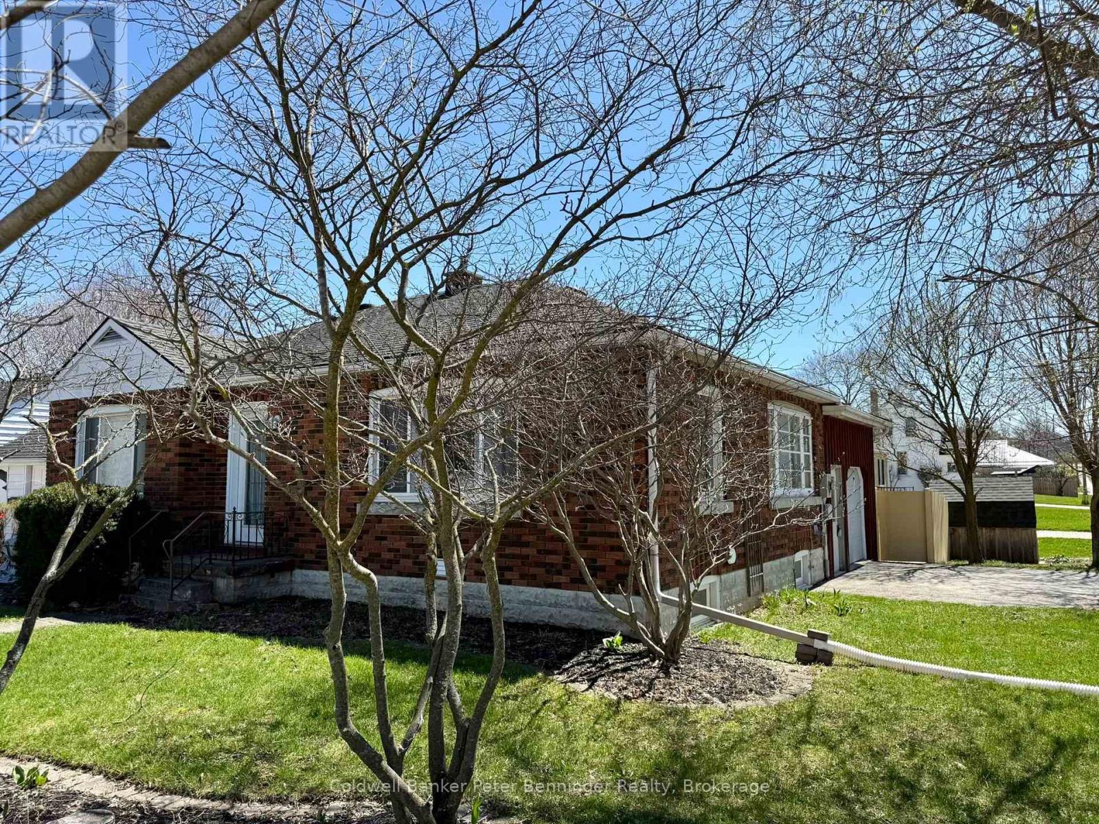 501 NAPIER STREET