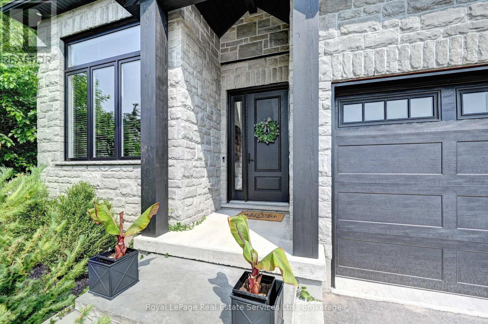 8 - 450 BRIDGEPORT ROAD