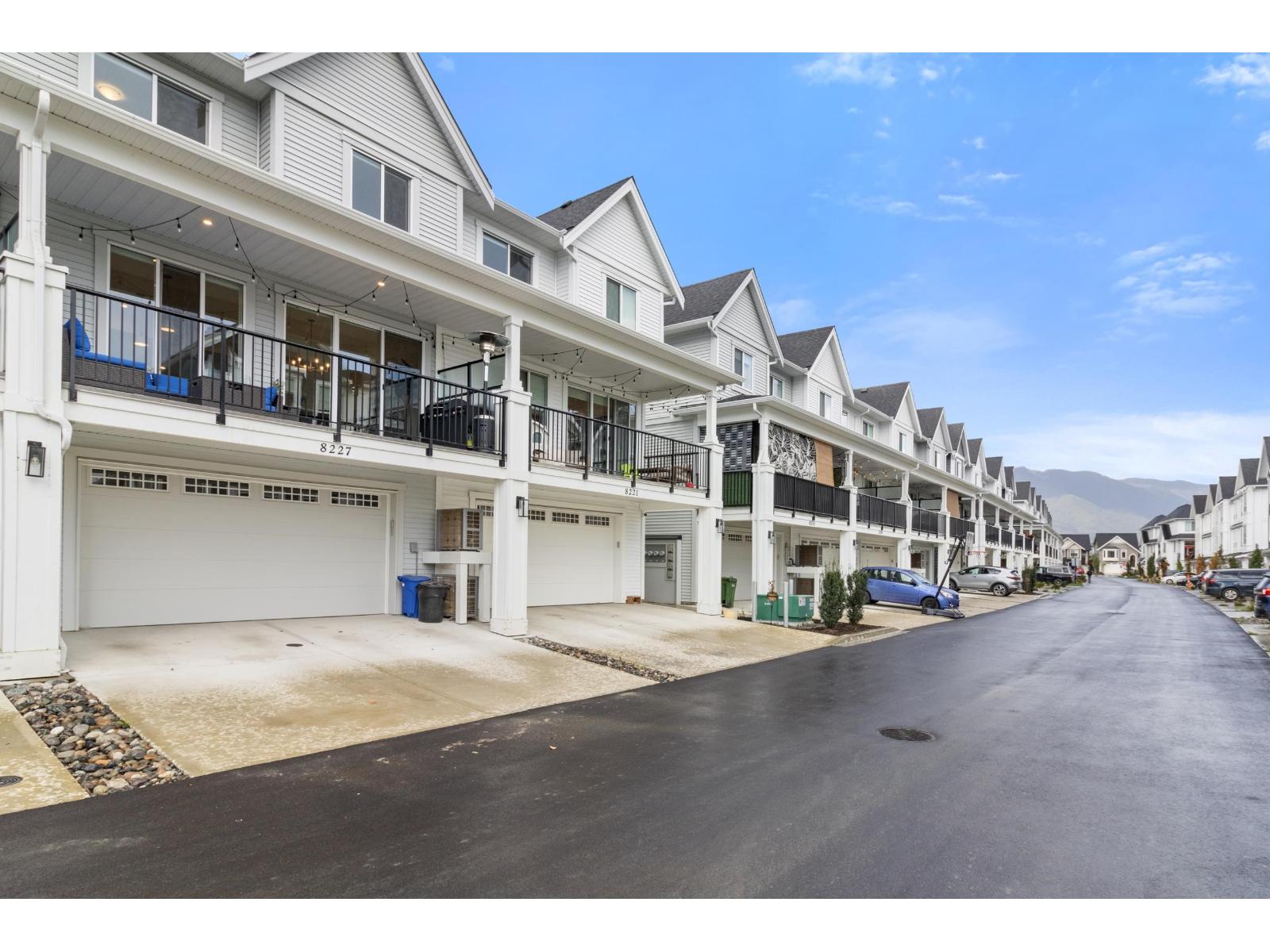 8227 FOXFERN ROAD, Lower Landing