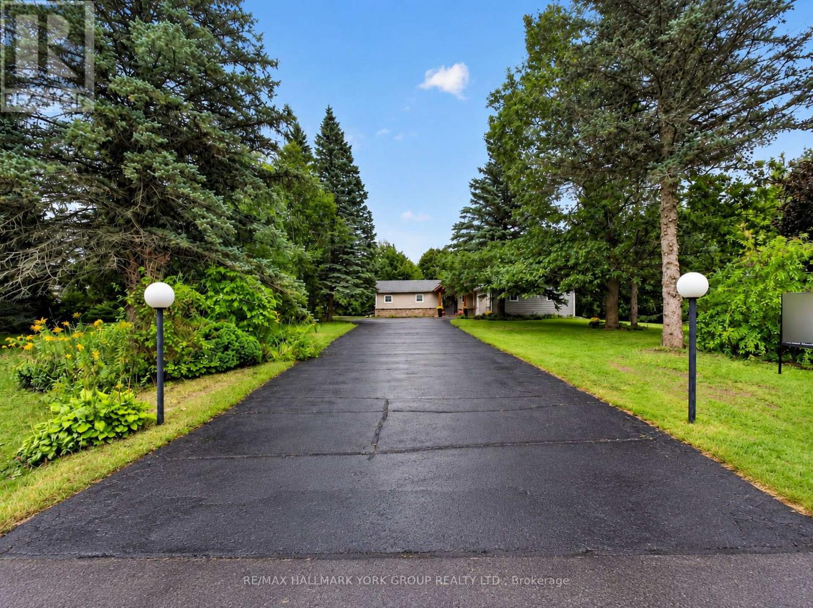 21 BIRCHVIEW DRIVE