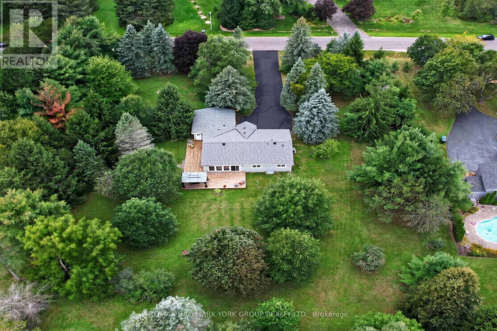 21 BIRCHVIEW DRIVE