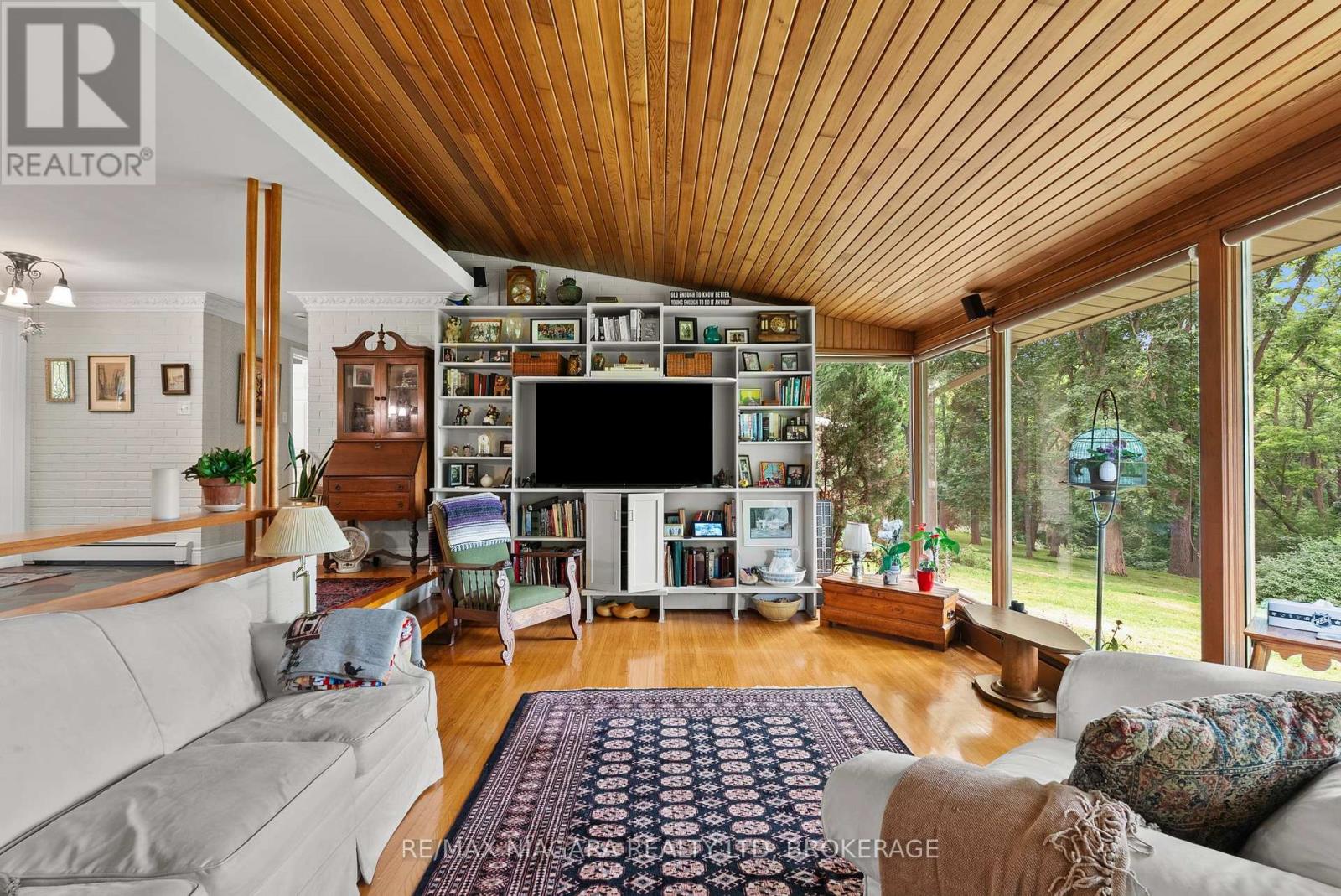 46 MELROSE DRIVE