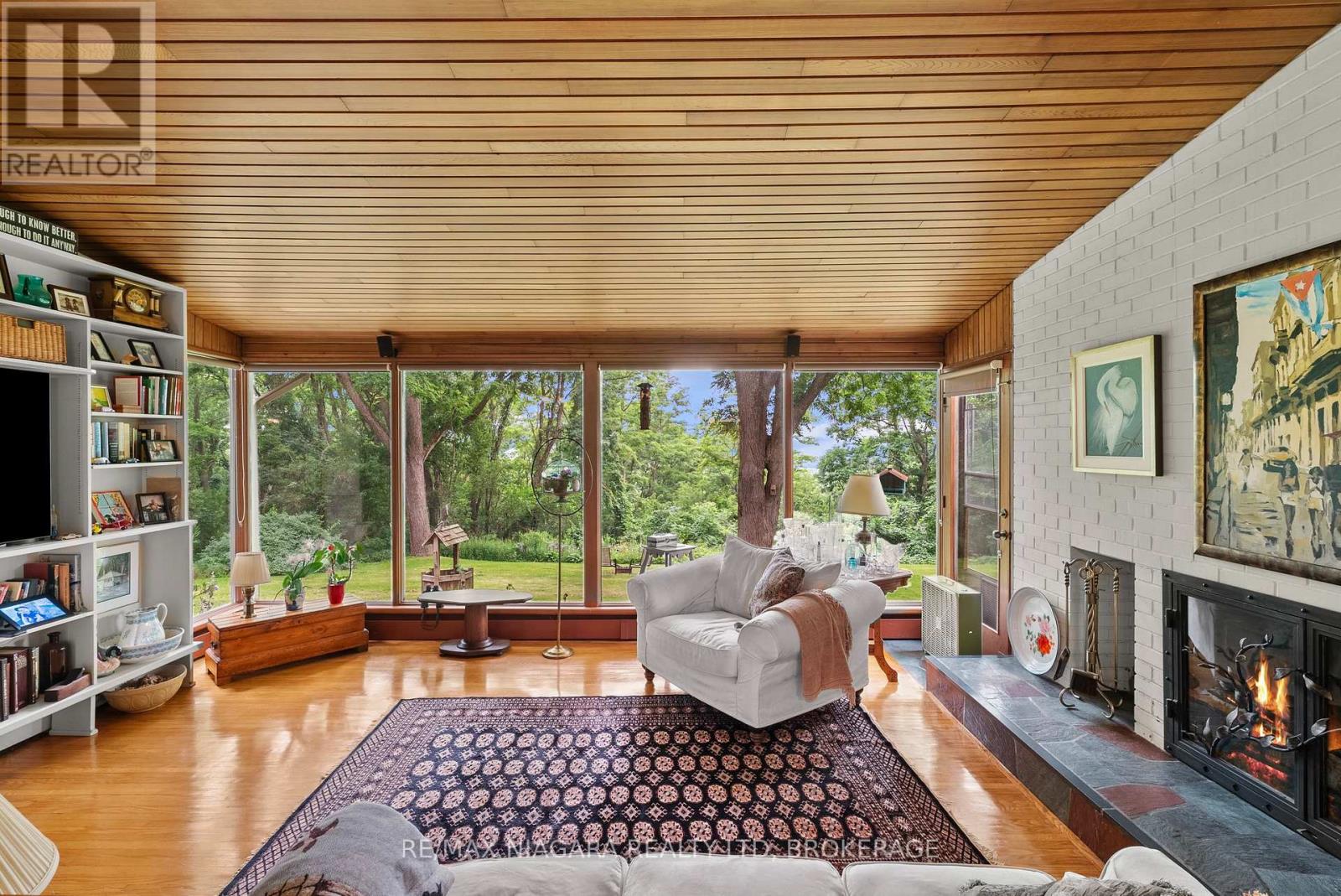46 MELROSE DRIVE