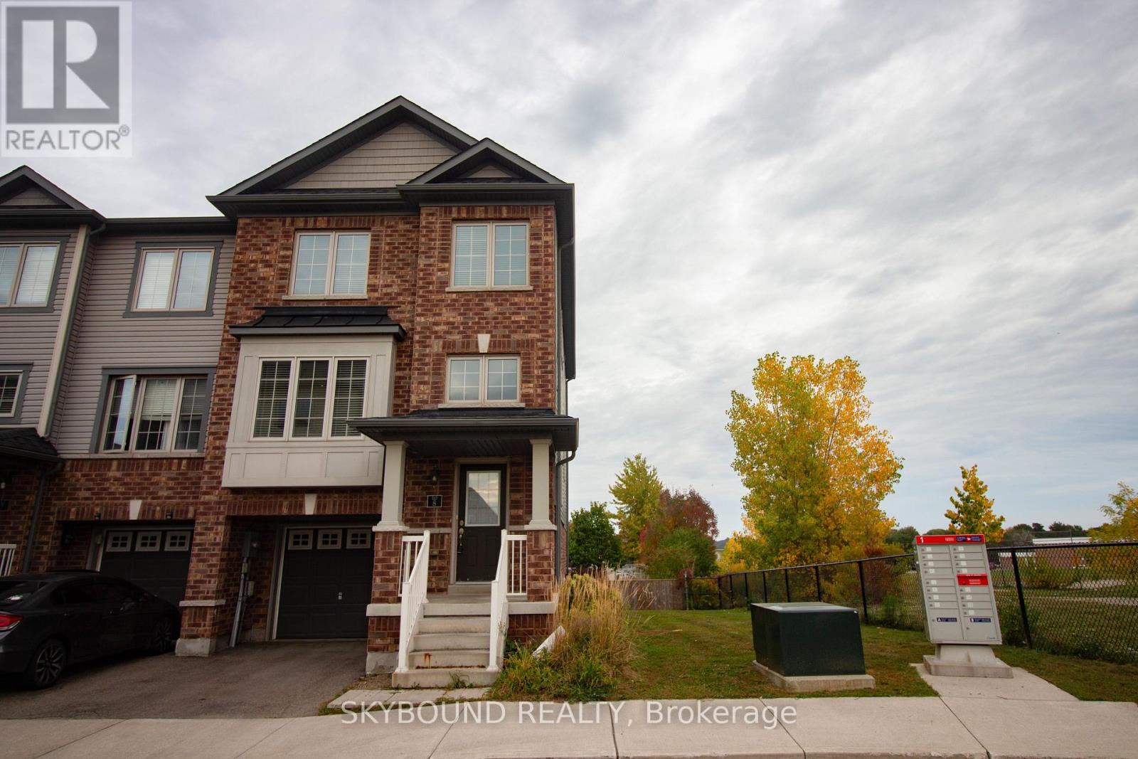 8 - 395 LINDEN DRIVE