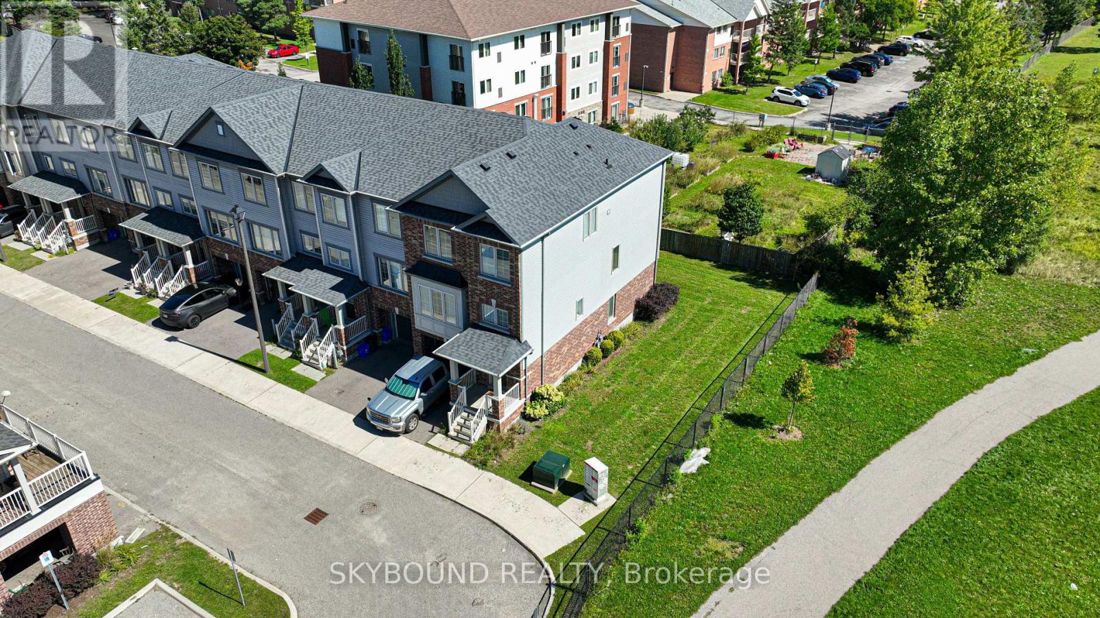 8 - 395 LINDEN DRIVE