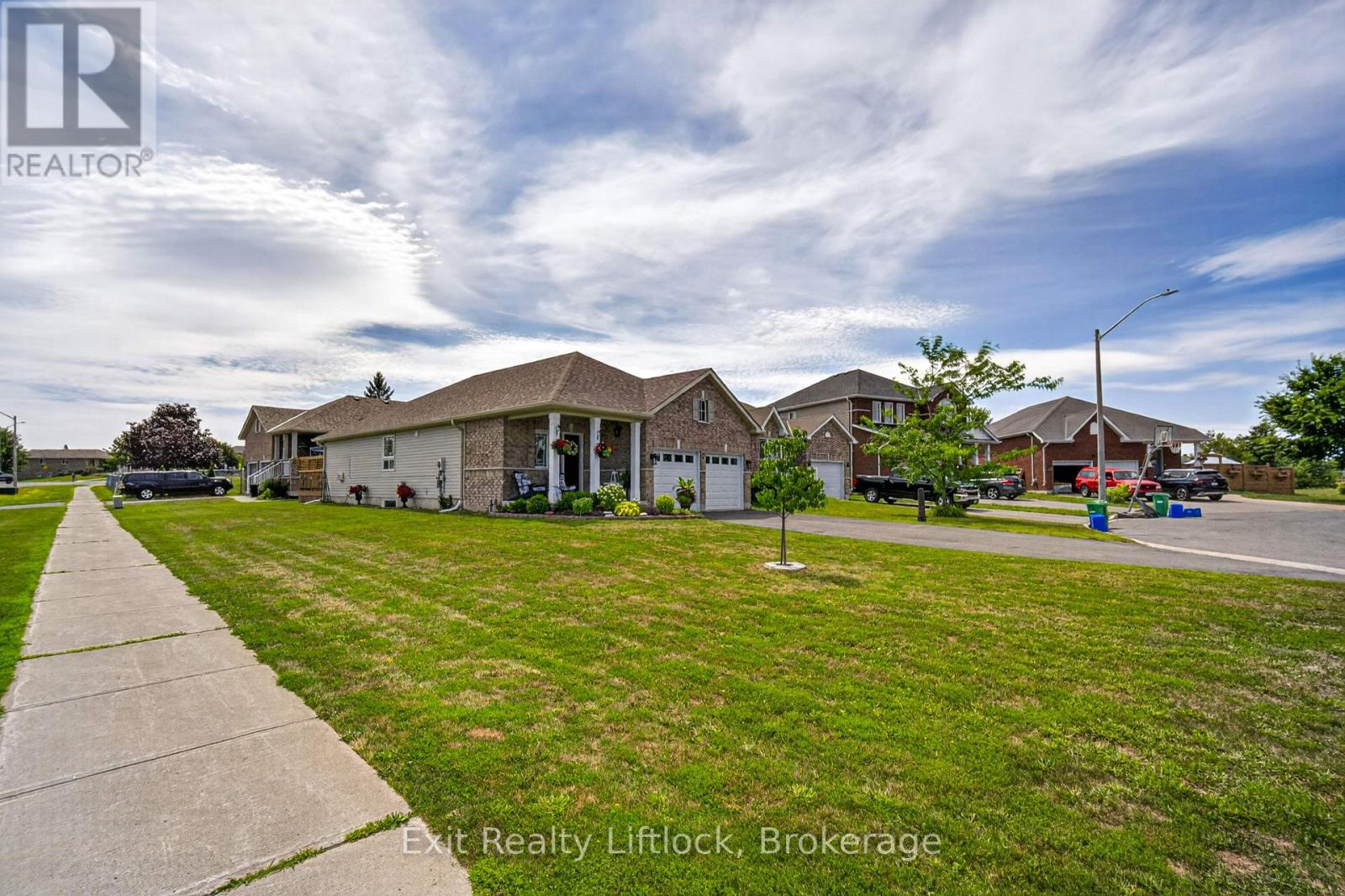 1 MCGREGOR COURT - Photo 2