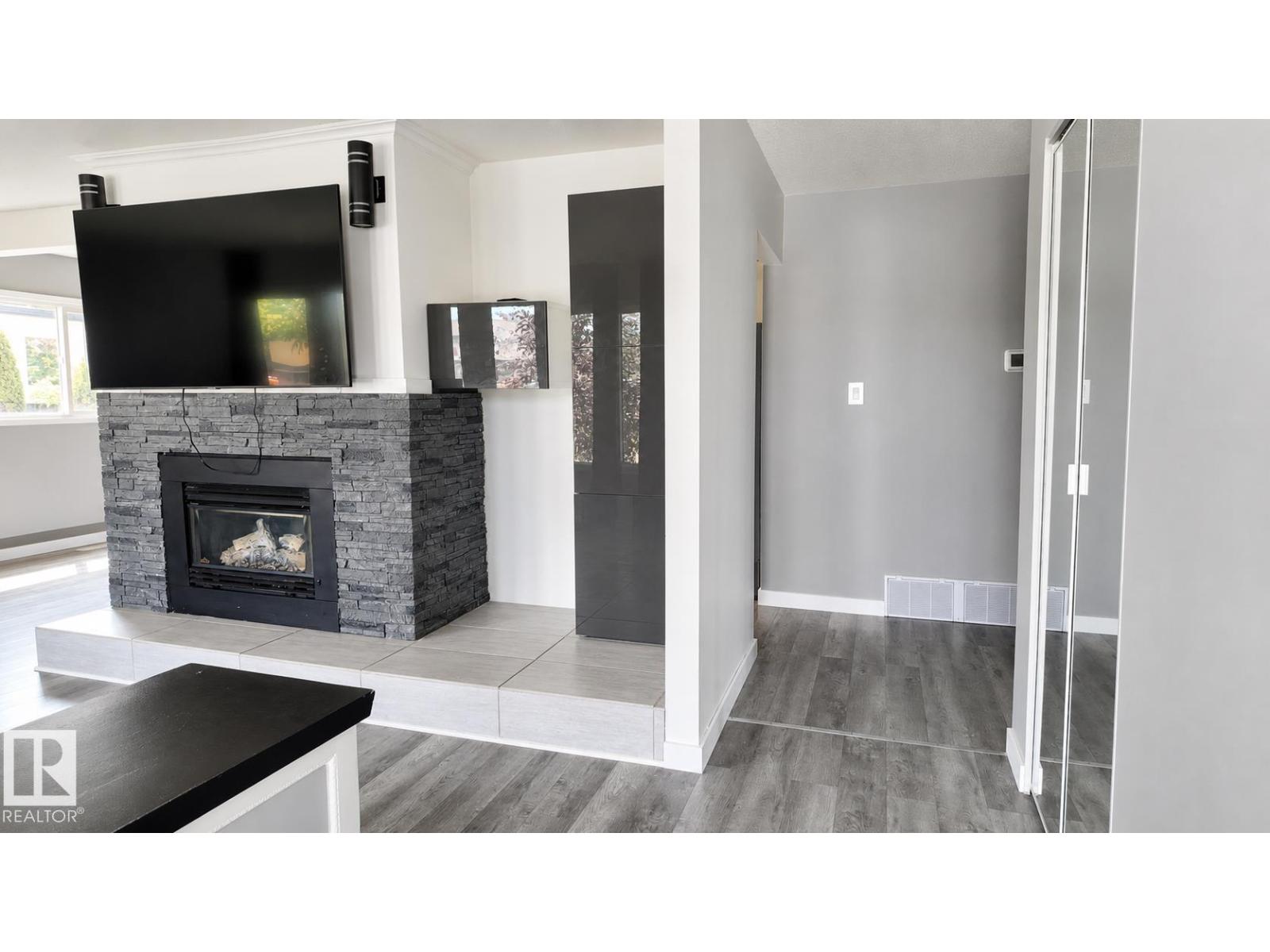 16608 109 ST NW