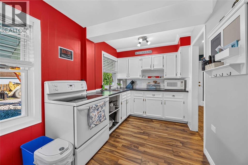 332 Cobden STREET - Photo 4