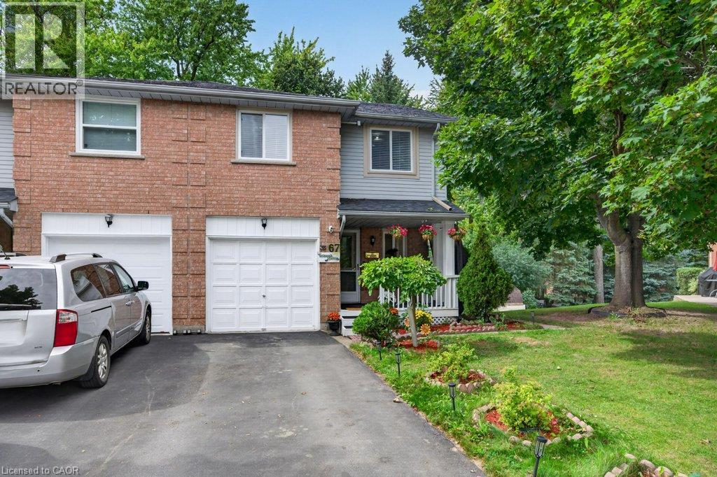 67 GRANDRIDGE Crescent