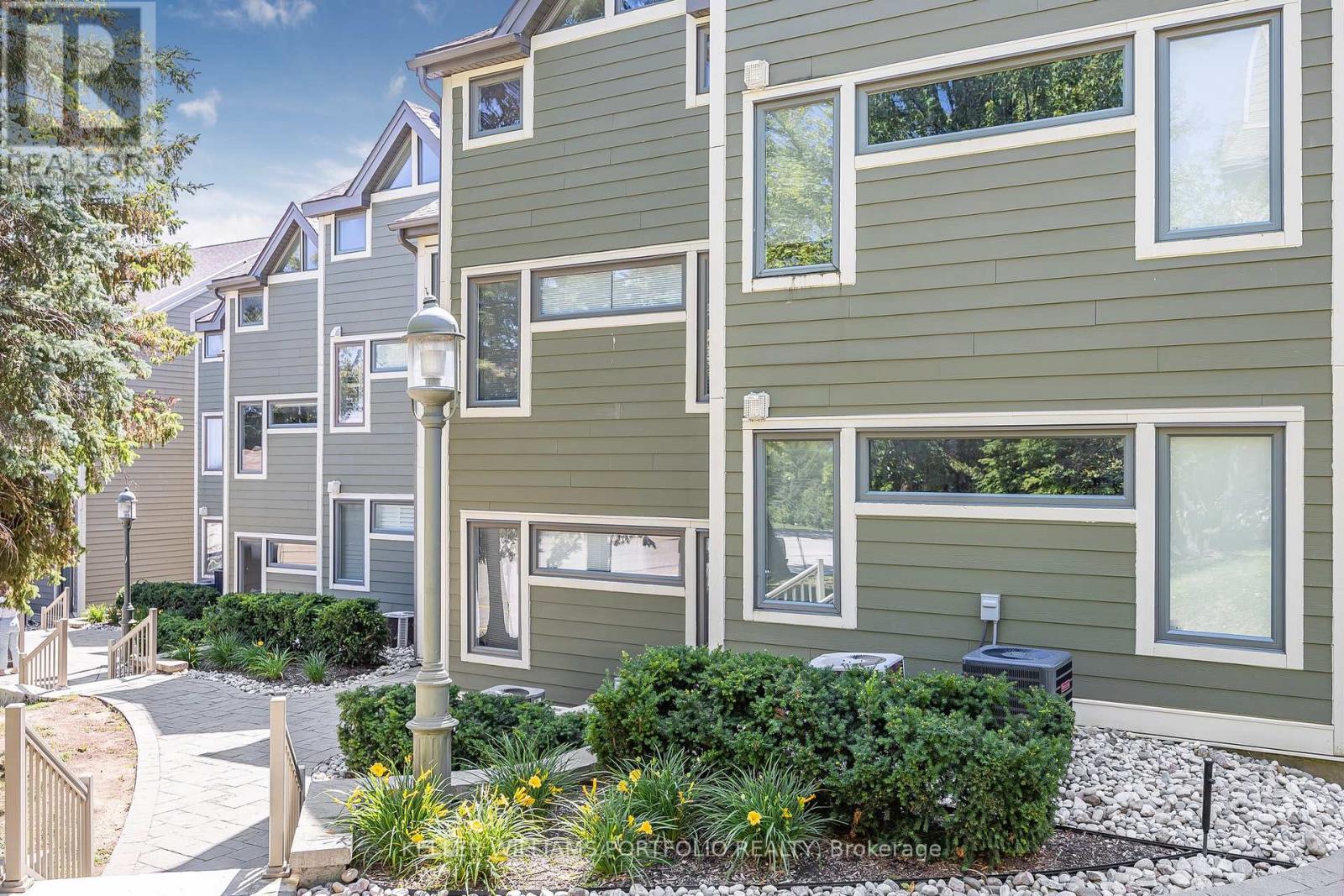 107 - 796404 GREY 19 ROAD