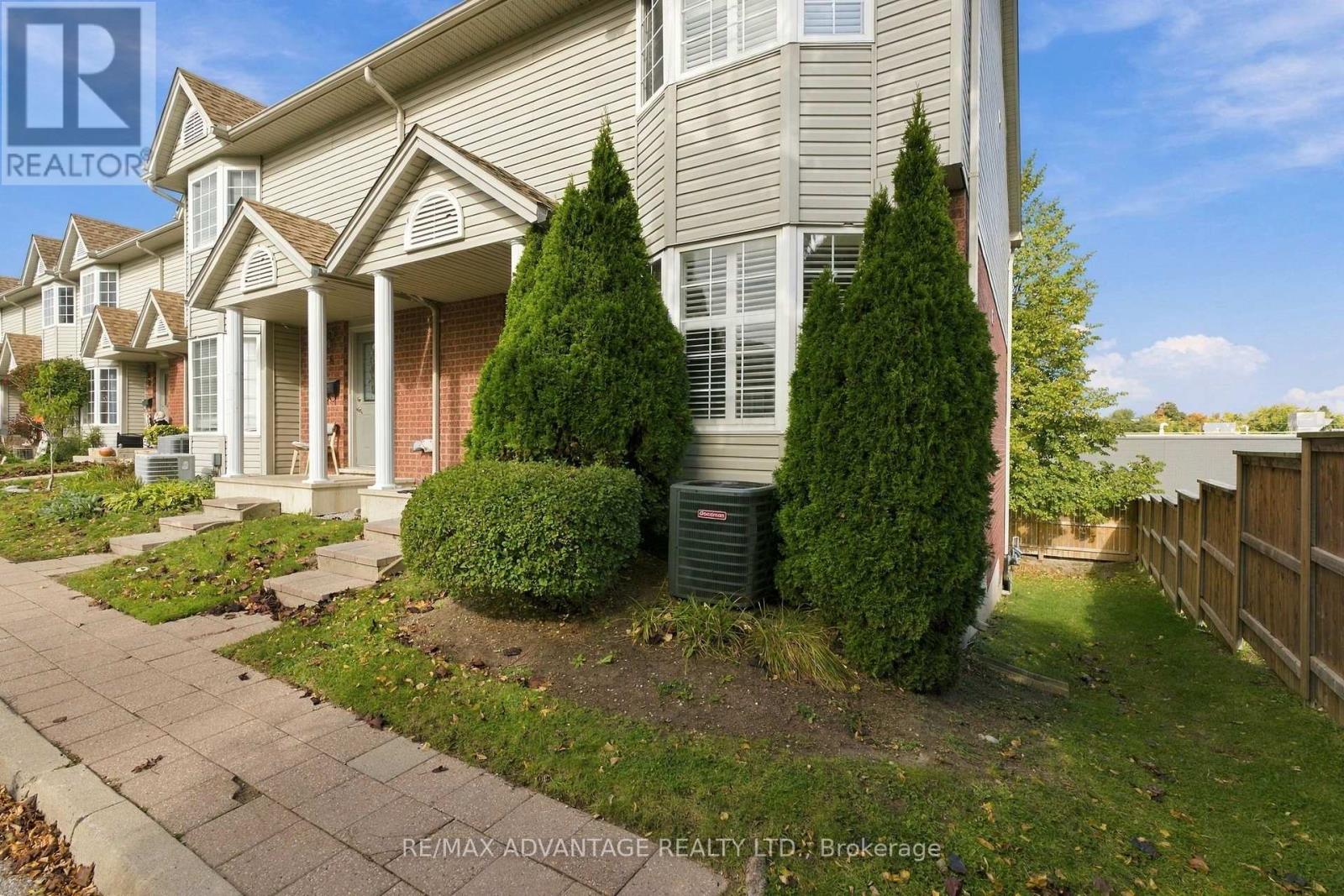 7 - 122 SHERWOOD FOREST SQUARE