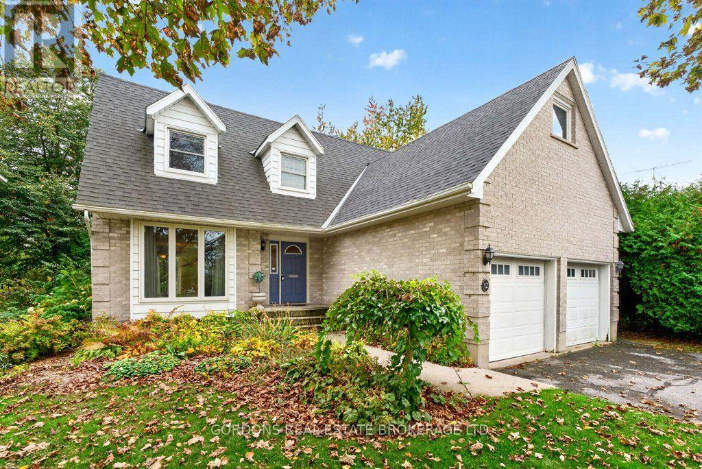 12 CASTERTON AVENUE