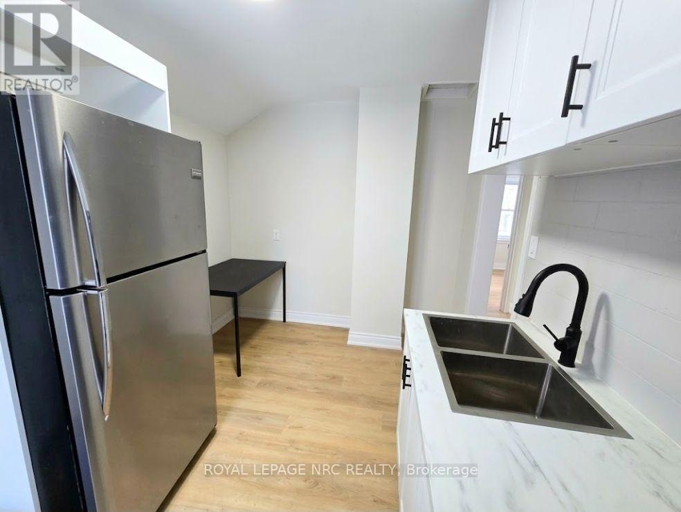 UNIT 2 - 129 DURHAM STREET