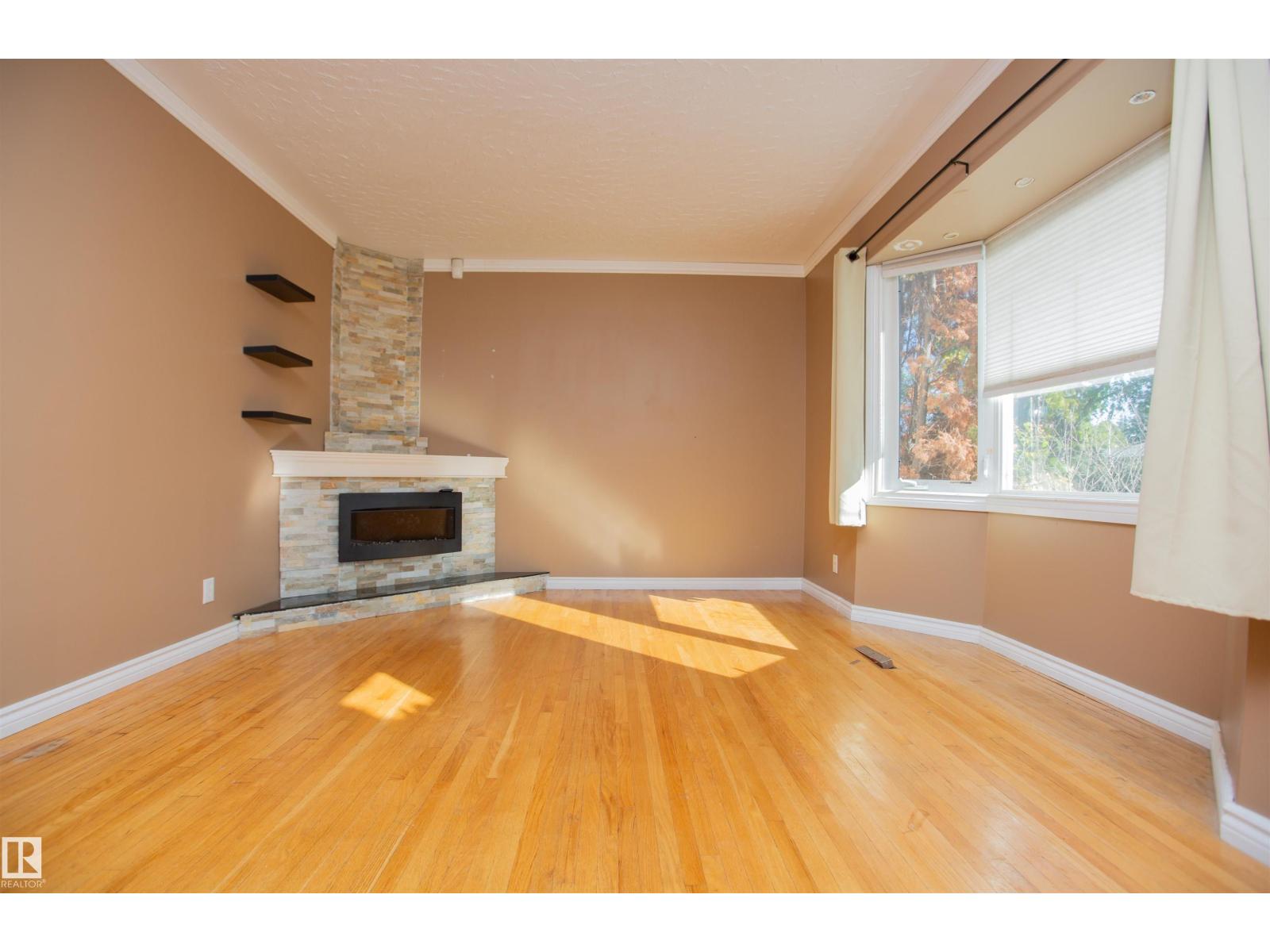 13032 120 ST NW NW