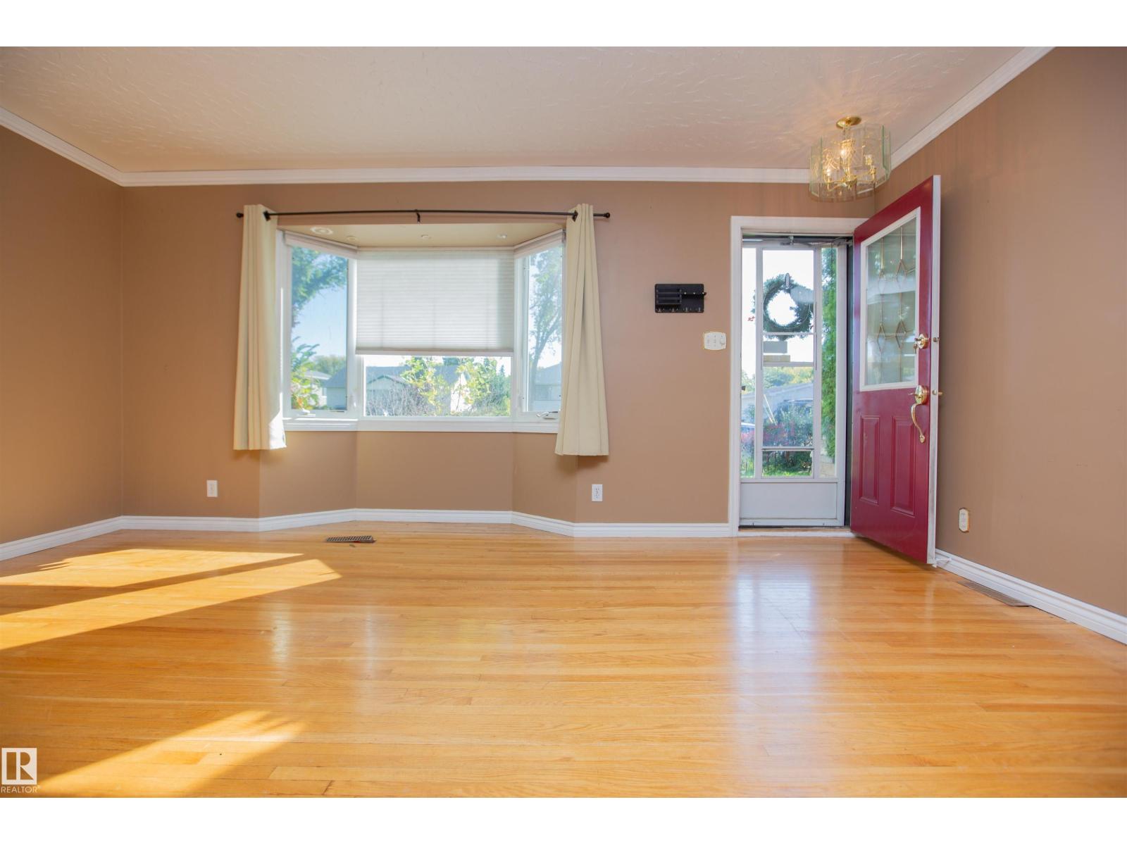 13032 120 ST NW NW