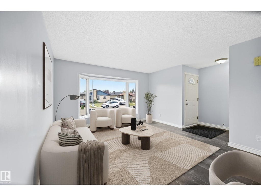 3220 44A ST NW, EDMONTON, AB T6L 4W9 - Image 3579111944.jpeg?d=l