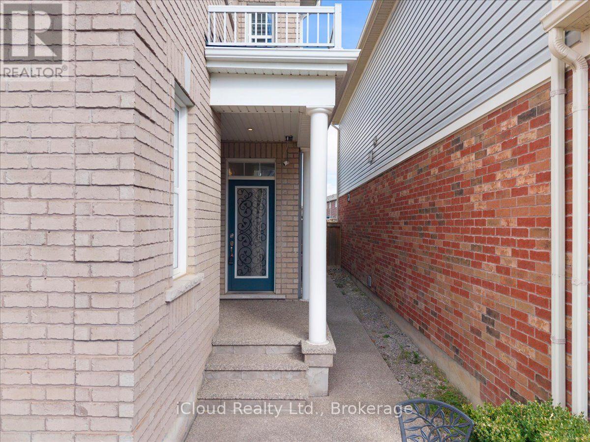 337 CEDAR HEDGE