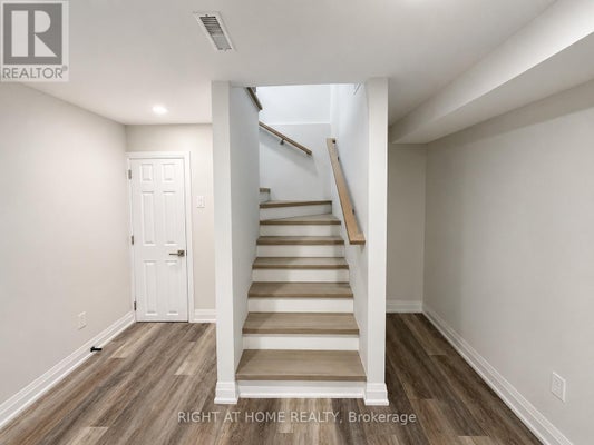 78 Julia St, Markham (Thornhill), ON 3
