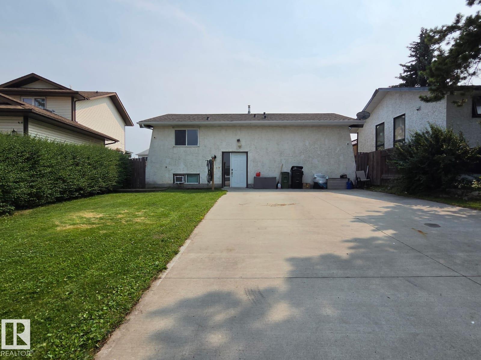 3511 28 AV NW
