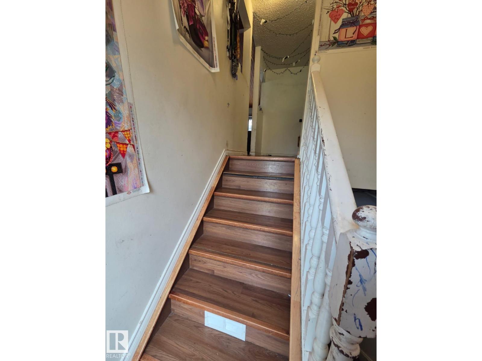 3511 28 AV NW