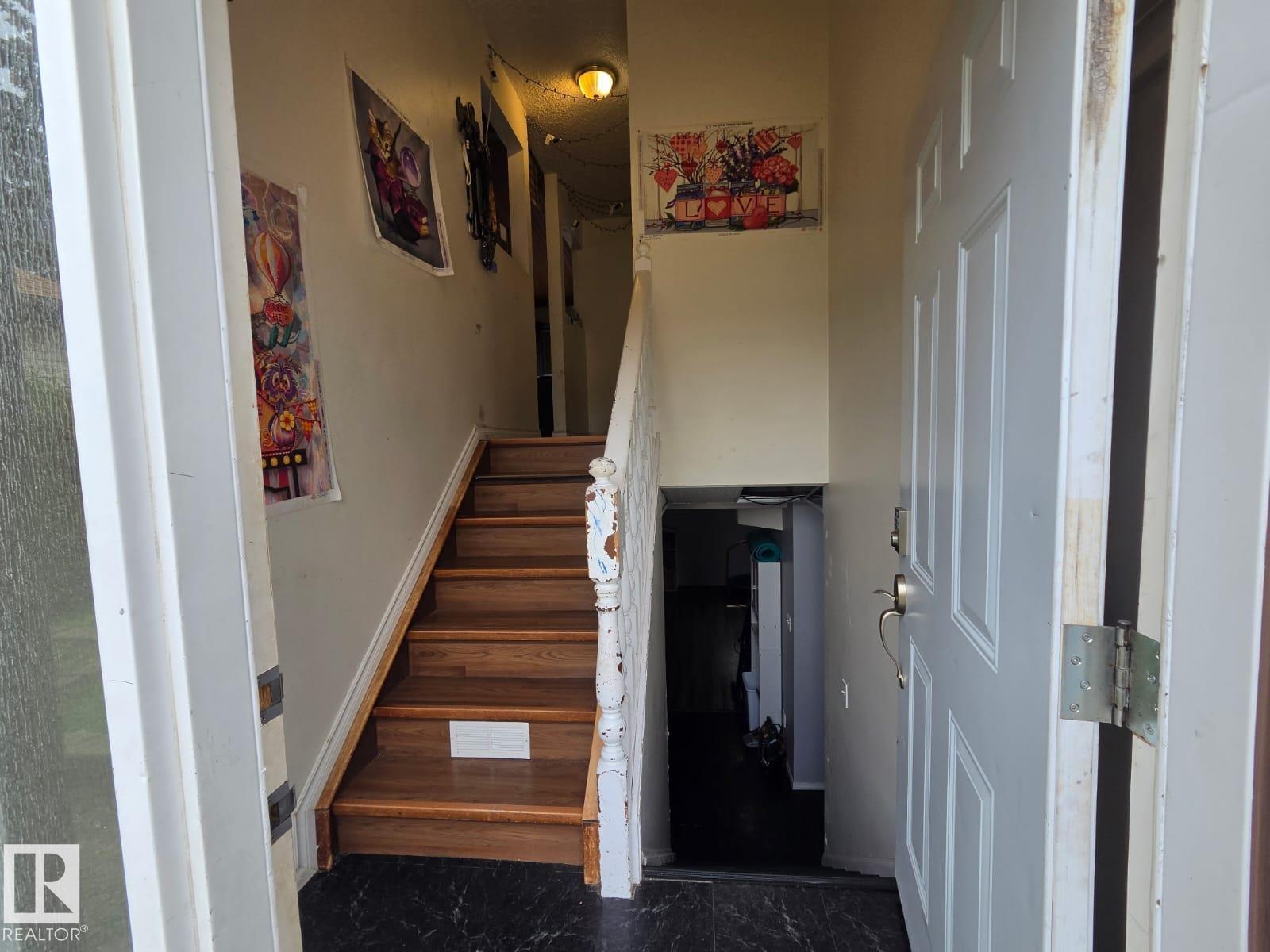 3511 28 AV NW