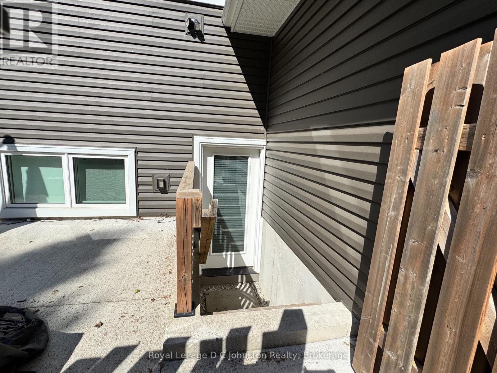 2 - 365 SPENCE STREET
