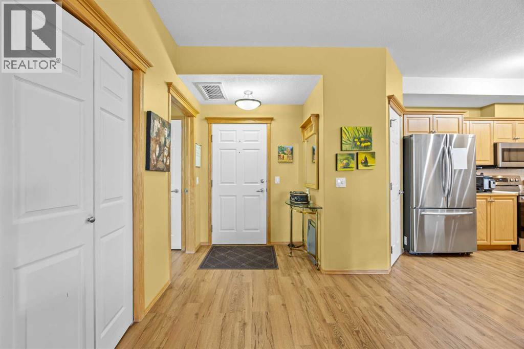 225, 15 Everstone Drive SW