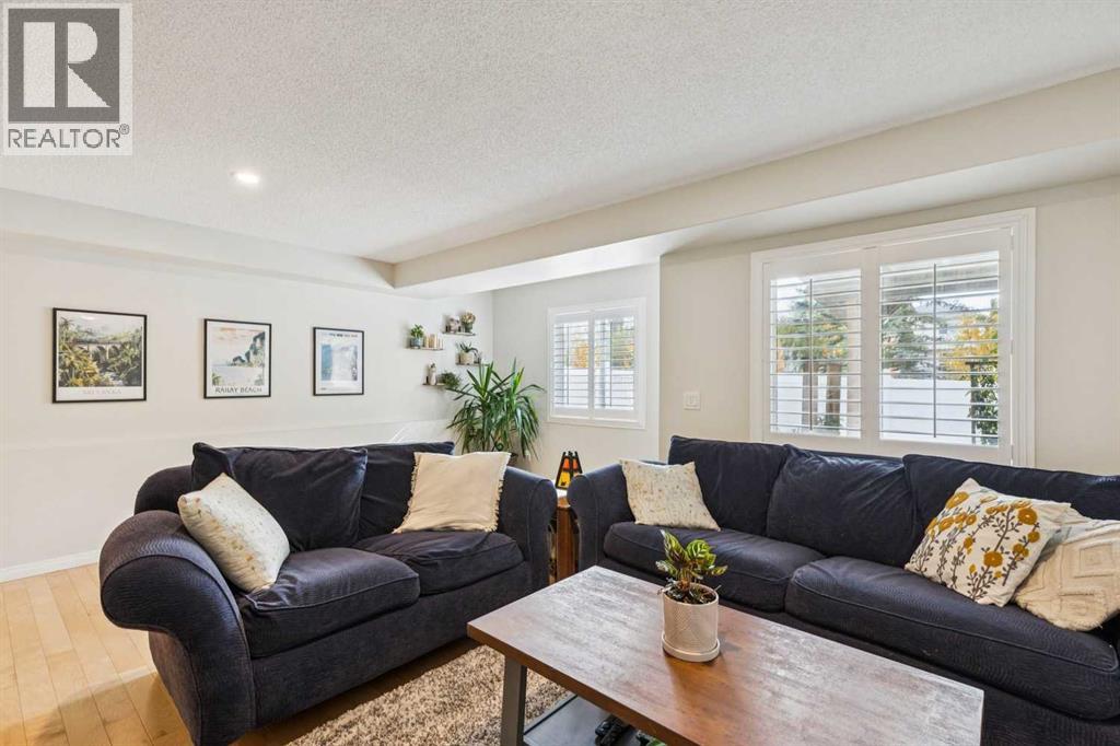 35 Royal Oak Gardens NW