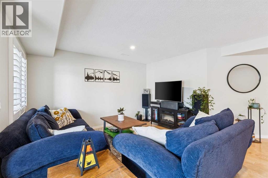 35 Royal Oak Gardens NW