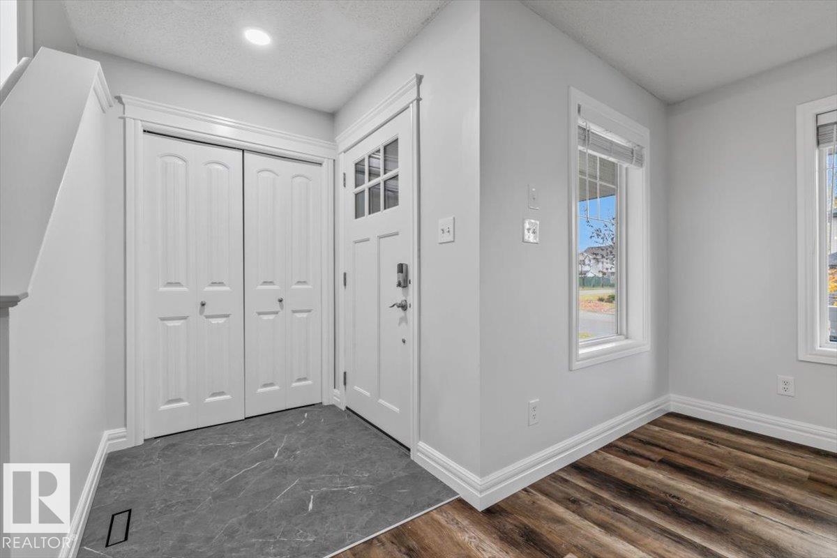 26 VIVIAN WY