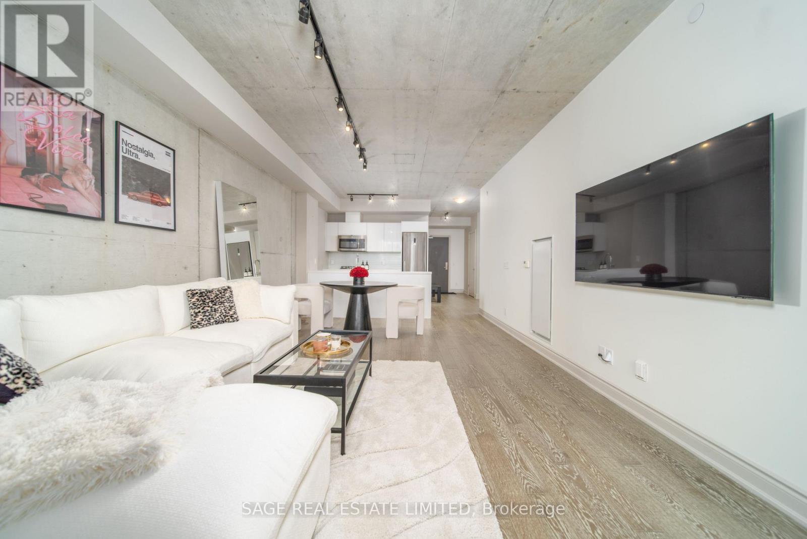 320 - 608 RICHMOND STREET W