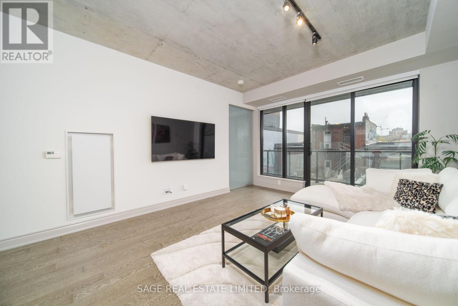 320 - 608 RICHMOND STREET W