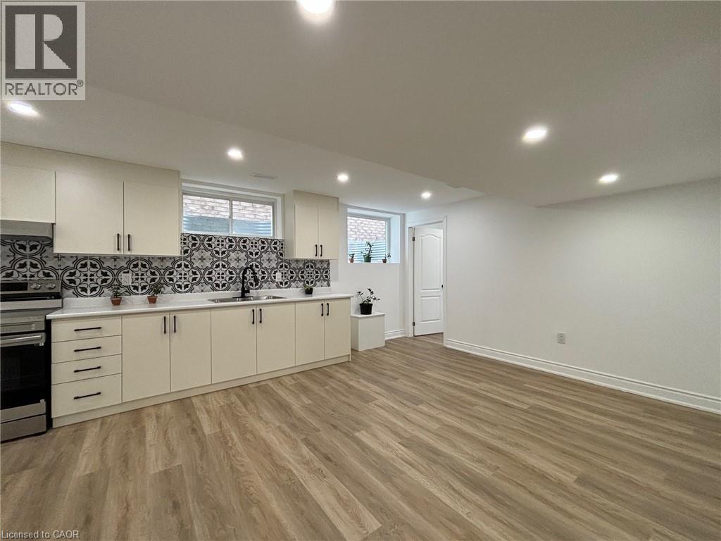 340 WATERVALE Crescent Unit# 2