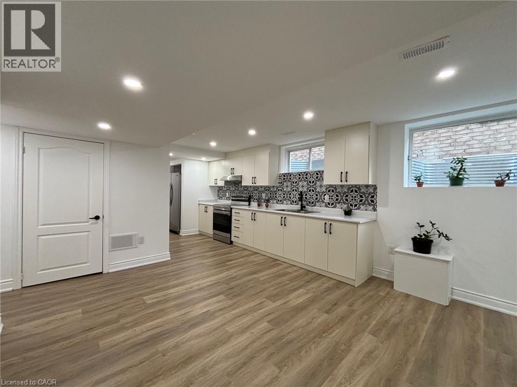 340 WATERVALE Crescent Unit# 2
