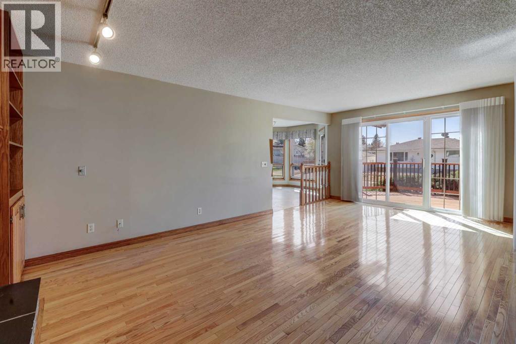 2328 Munro Drive NE