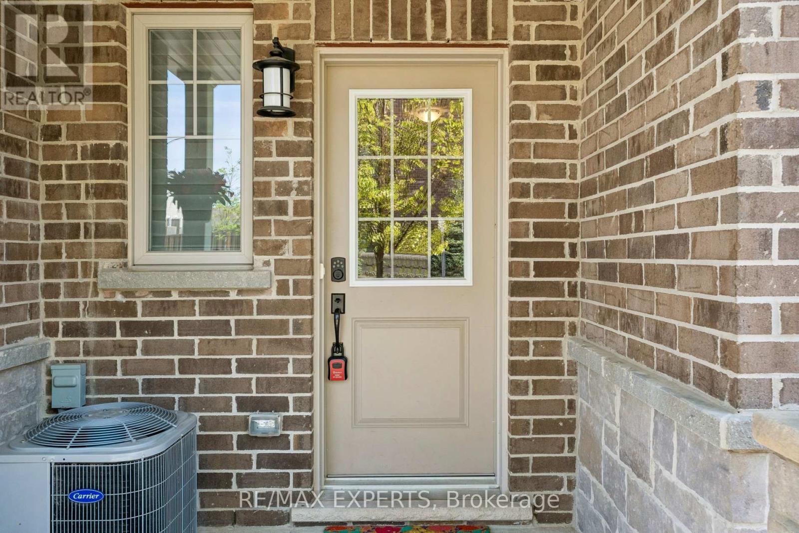 4 GROOM LANE