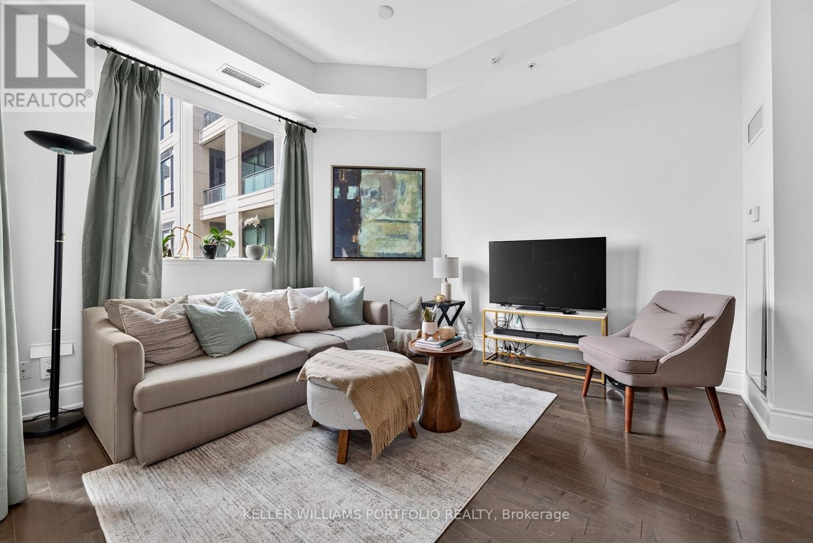 802 - 23 GLEBE ROAD W