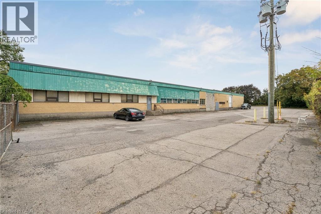663 WOODWARD Avenue