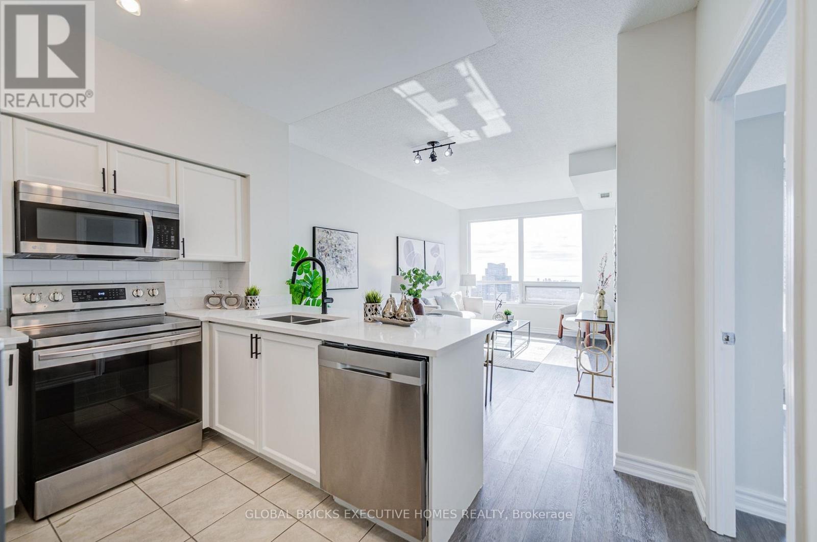 2911 - 388 PRINCE OF WALES DRIVE