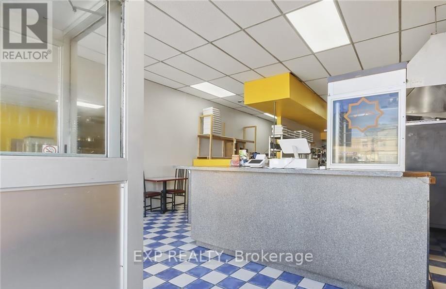 1009 MERIVALE ROAD