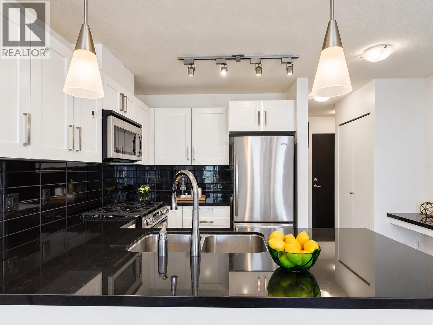 2805 2133 DOUGLAS ROAD