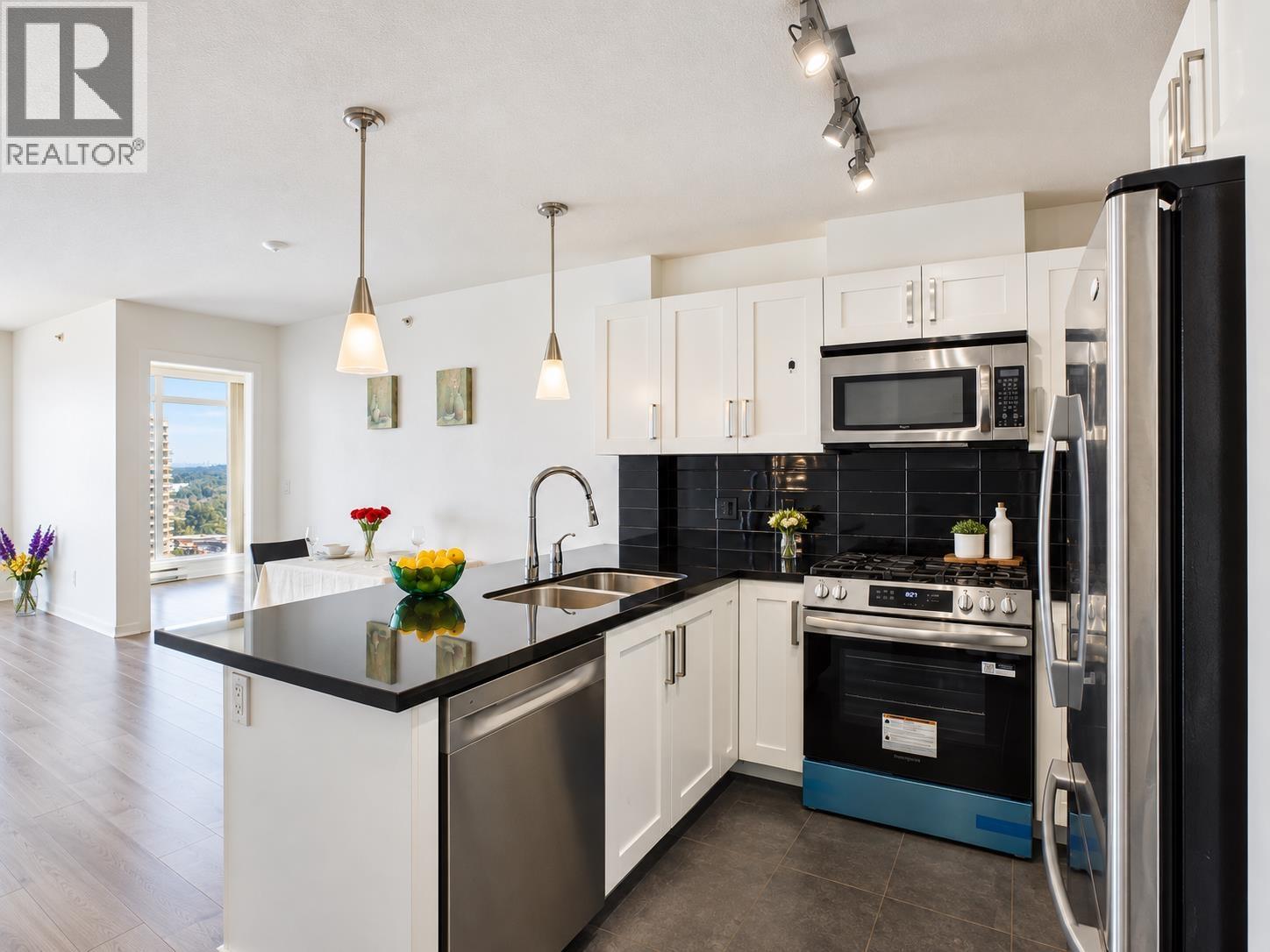 2805 2133 DOUGLAS ROAD