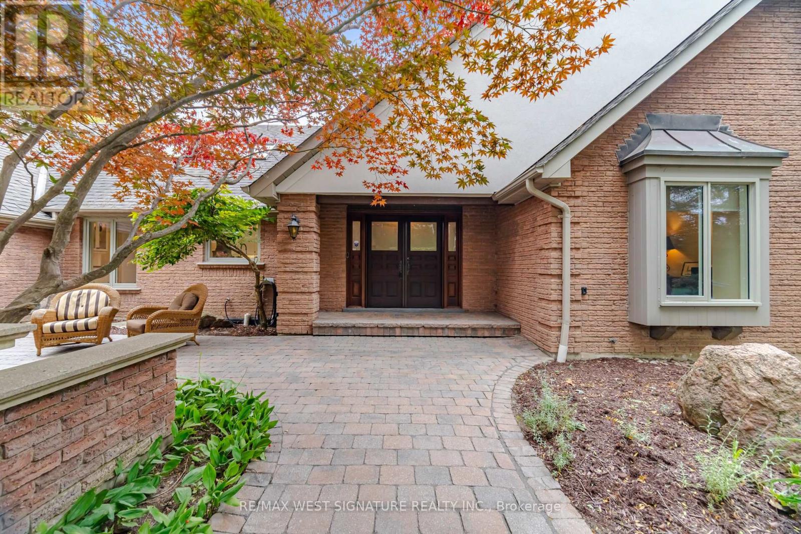 42 HEDGEROW COURT