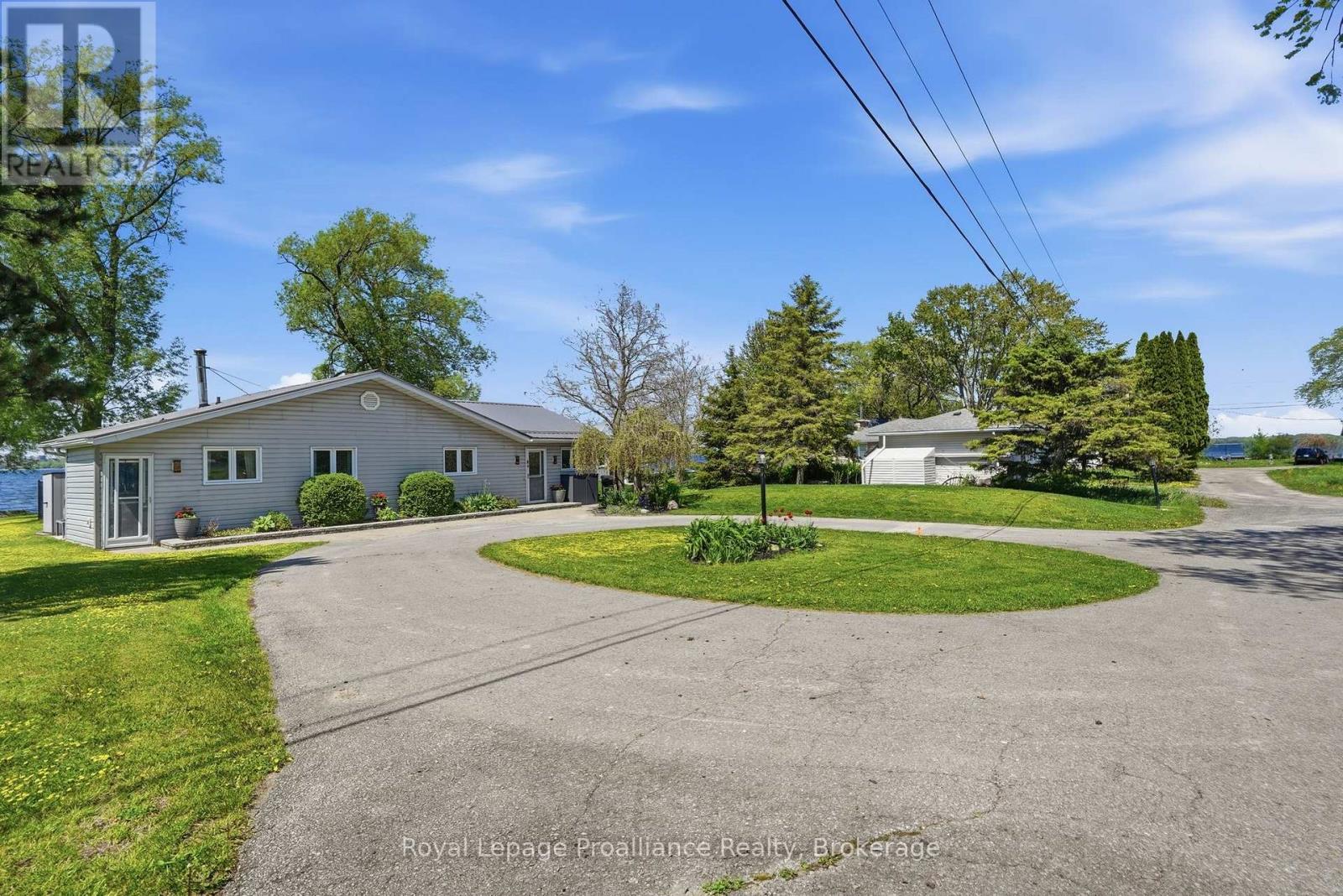 33 PEATS POINT LANE