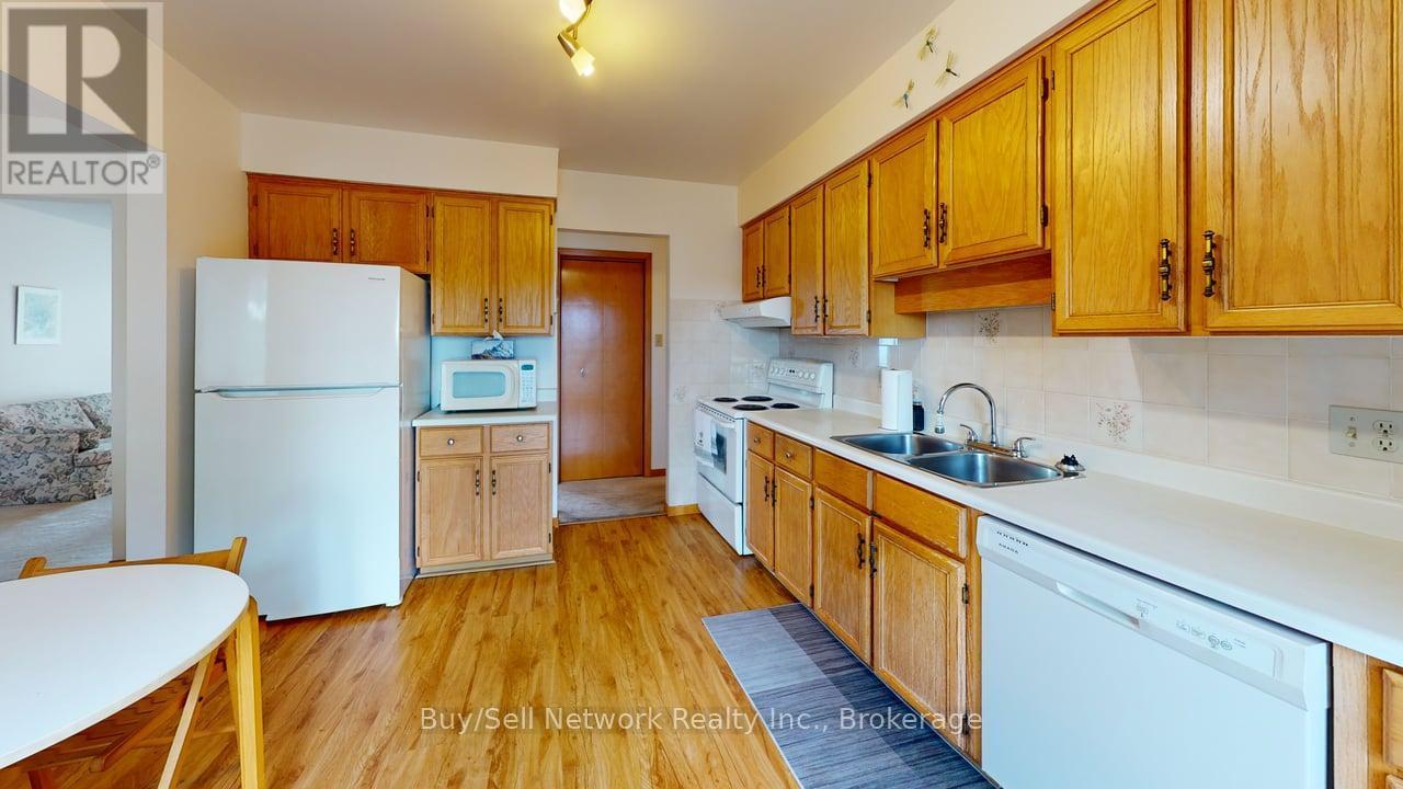 2565 MARSDALE DRIVE