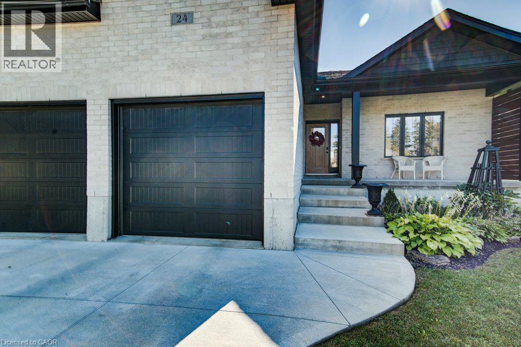 24 GILMER Crescent