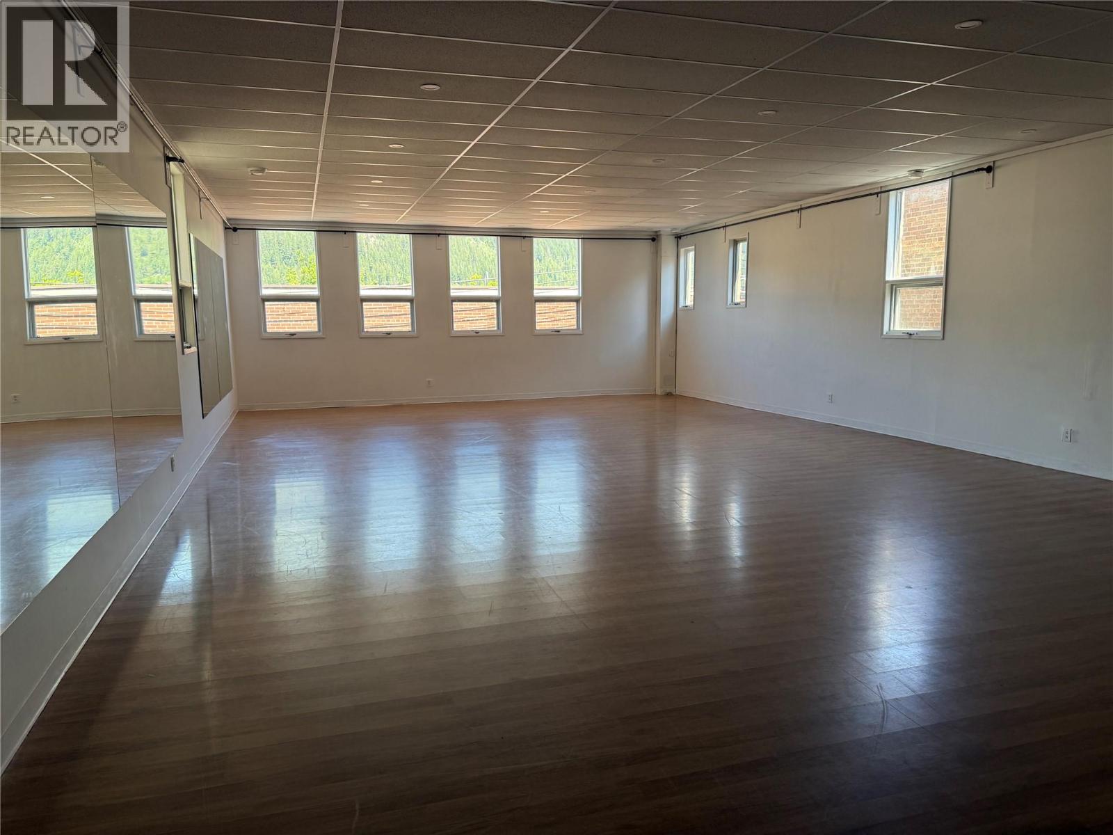 533 BAKER Street Unit# Upper Bck
